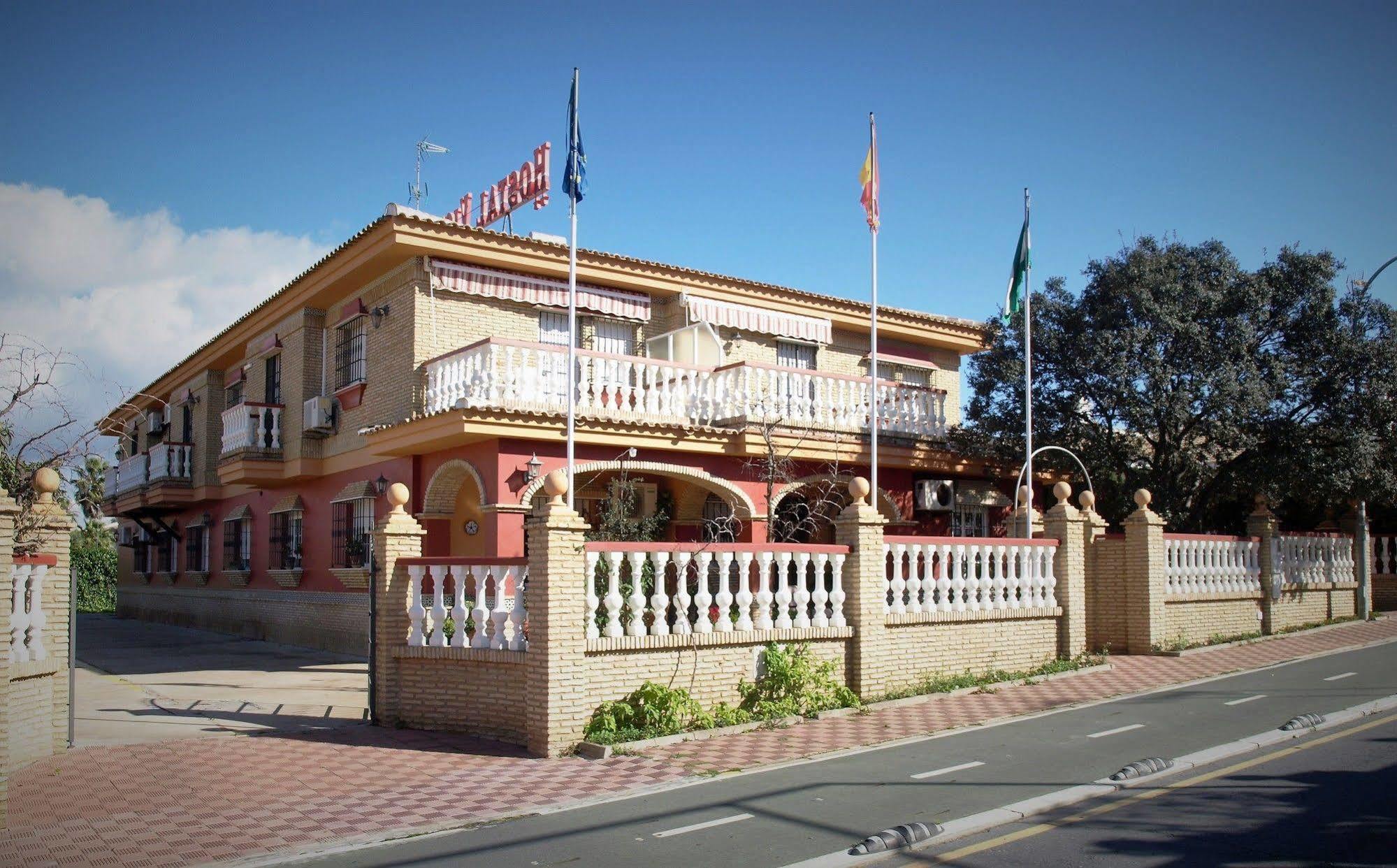 Victoria Hotel Matalascanas Bagian luar foto