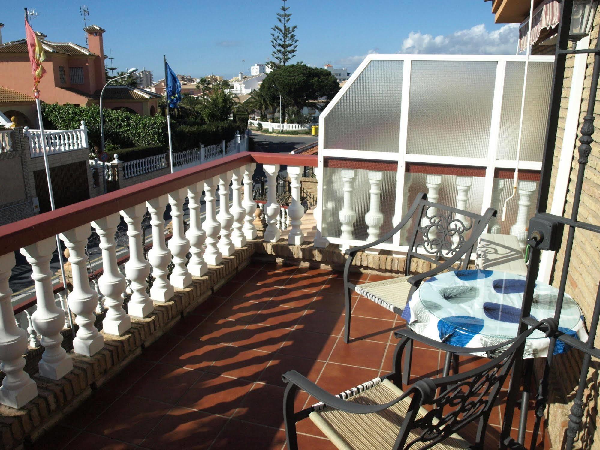 Victoria Hotel Matalascanas Bagian luar foto