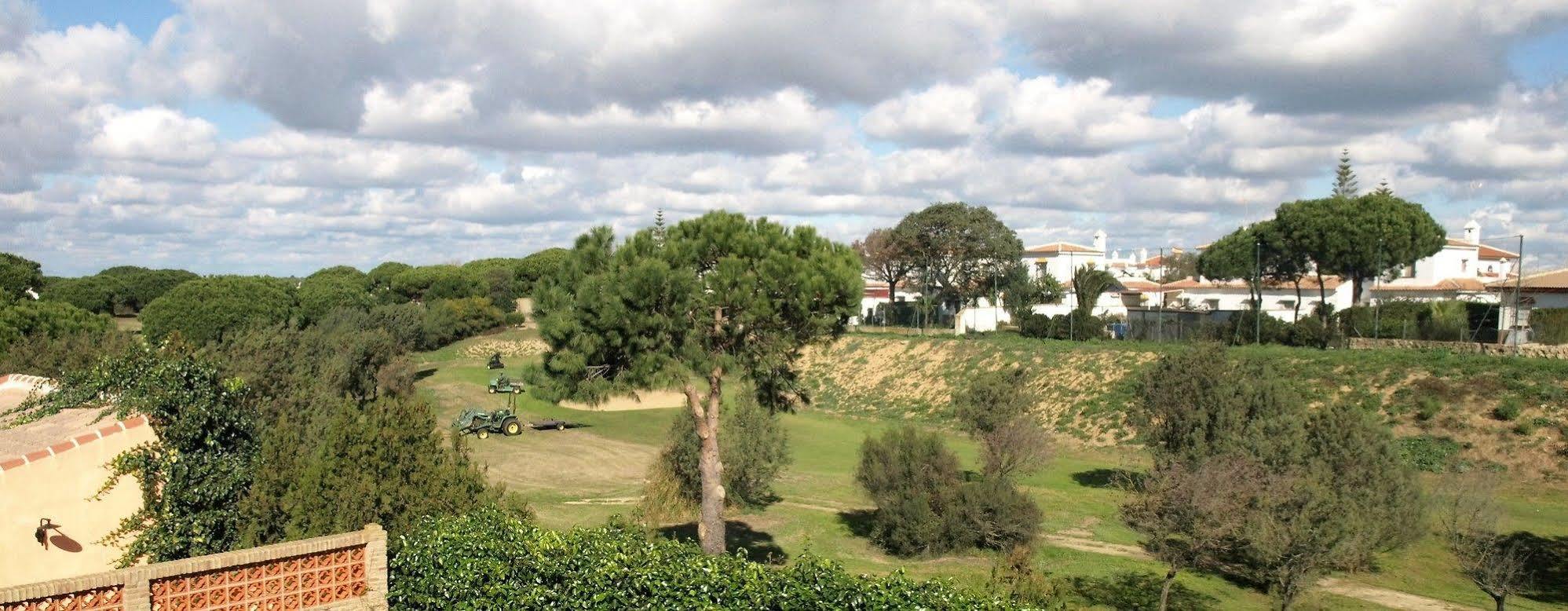 Victoria Hotel Matalascanas Bagian luar foto
