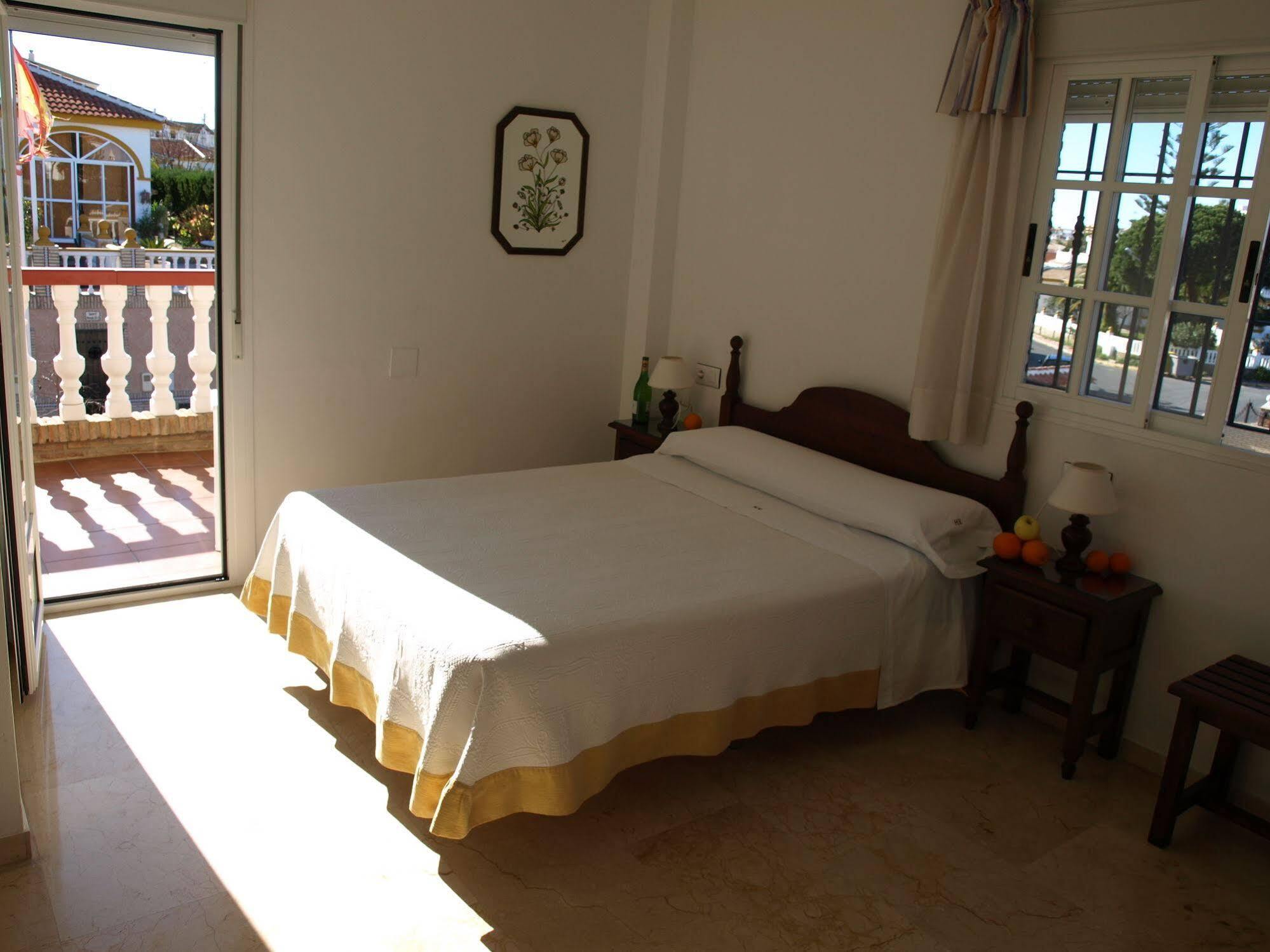 Victoria Hotel Matalascanas Bagian luar foto